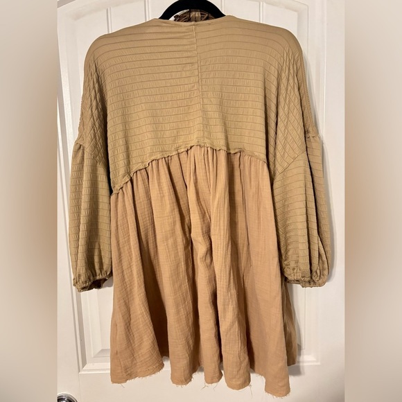 AEMI + CO Babydoll Tunic Top Neutral Beige/Khaki Boho Peasant Blouse - Picture 3 of 7
